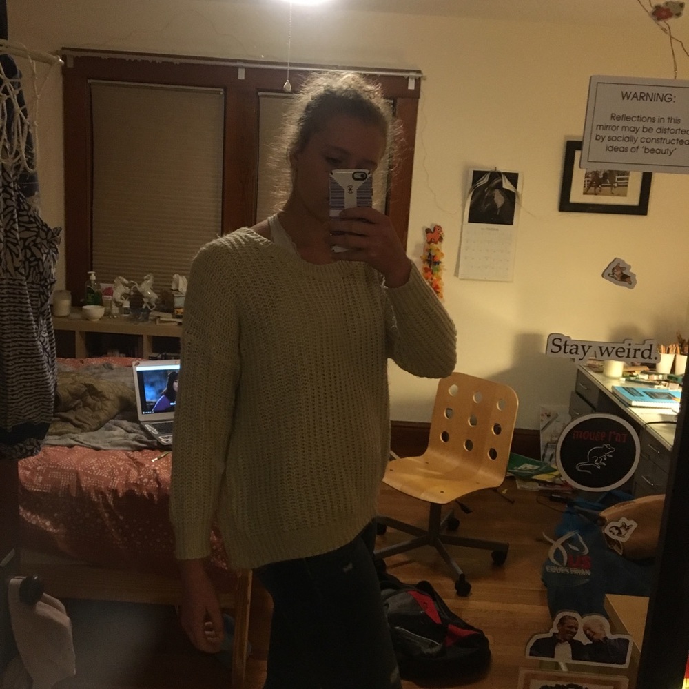 Sweater - Picture 2 of 4